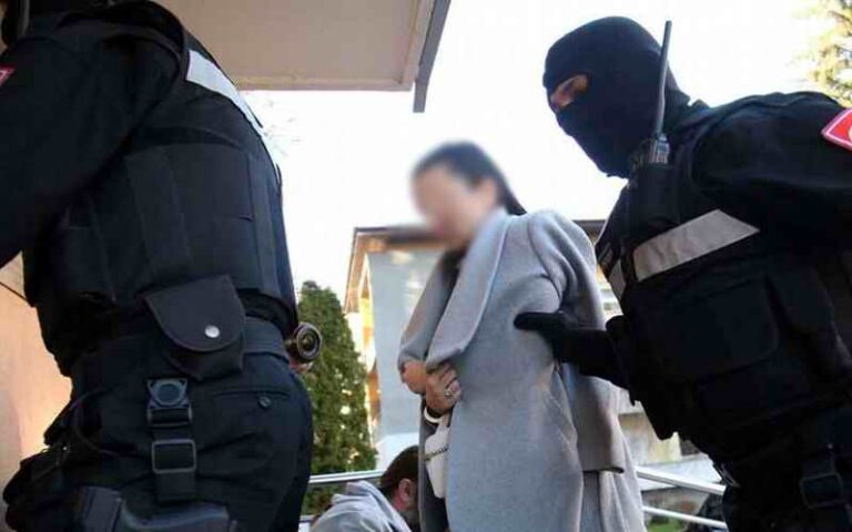 Inspektori MUP-a uzimali novac za šefove i tužioca