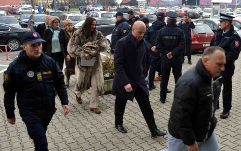 Mali, zli, maliciozni, podmukli sluga psihotičnog, paranoičnog, patološkog režima