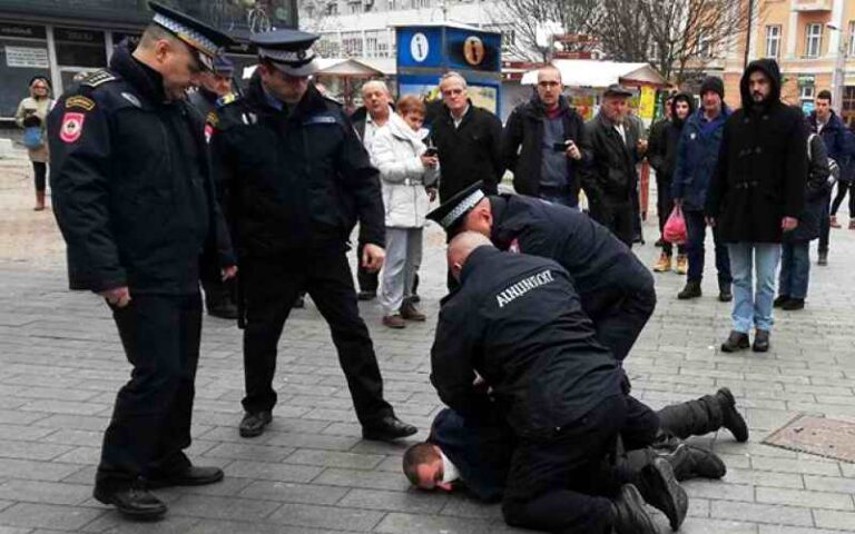 Potvrđuje se da je policija zloupotrijebila moć i nezakonito terorisala narod